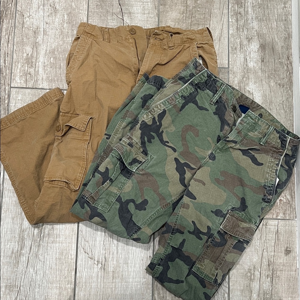 Gap Camo and ON Tan Cargo Pants 28x30 - bundle of 2 pair
